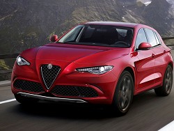 Прототип кроссовера Alfa Romeo Stelvio постепенно сбрасывает камуфляж