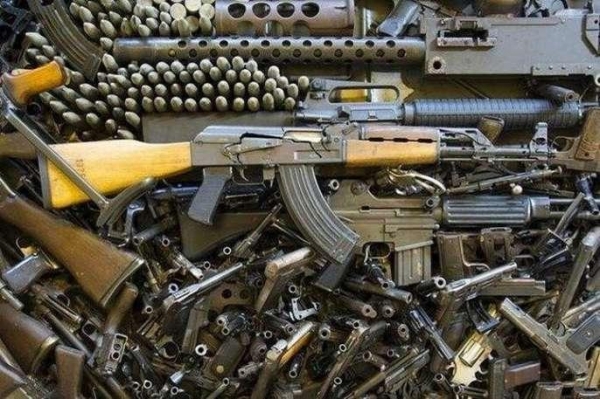 Лукашенко: Украина заваливает нас нелегальным оружием