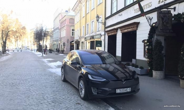 Как минчанин поехал в Вильнюс на Tesla Model X в лютый мороз