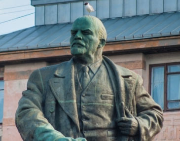 После новостей из Крыма в Выборге замироточил Ленин