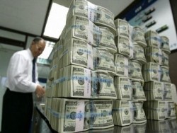 Трамп томагавками укрепил курс доллара и повалил рубль