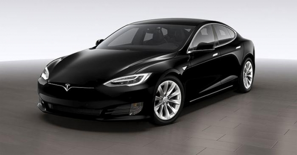 Tesla прекратит продажи начальных модификаций электрокара Model S