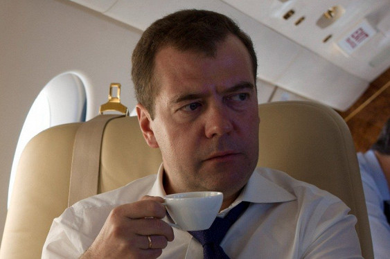Всю мировую общественность интересуют трусы Медведева