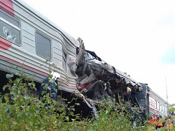 Количество пострадавших при столкновении поезда и грузовика в ХМАО выросло до 15