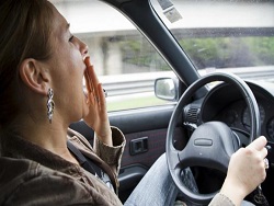 Секунда до аварии: 5 признаков, что вы засыпаете за рулем