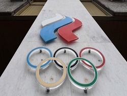 Больше не спорт: Олимпийцам предлагают отказаться от России в письменном виде
