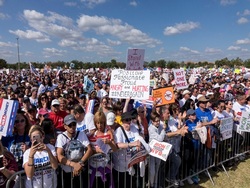 В США прошли массовые марши против оружия