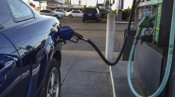 Ценам на бензин - расти! Правительство не даст в обиду нефтянников