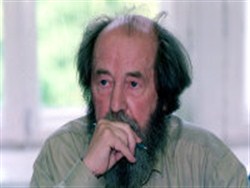 Память Александра Солженицына почтили в Донском монастыре