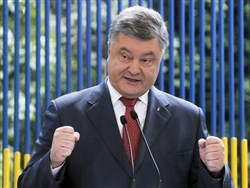 Порошенко назвал победу Усика "символом борьбы Украины"