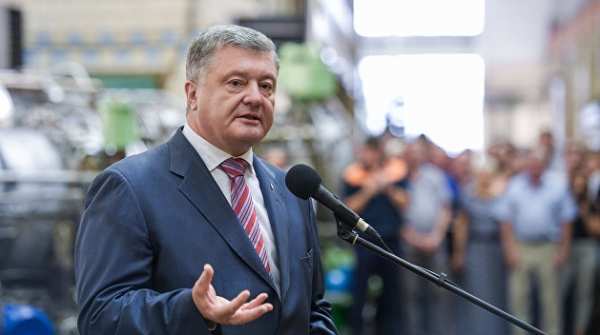 Суд разрешил президенту Украины не гарантировать вклады граждан