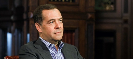 Медведев рассказал о тройном ударе коронавируса по экономике России