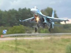 Украинский истребитель Су-27 сбил дорожный знак