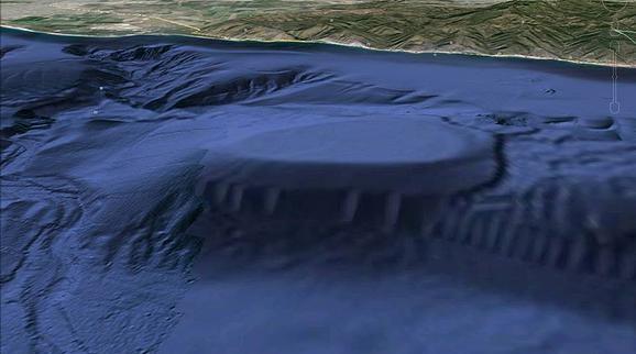 Огромный подводный объект у берегов Калифорнии.