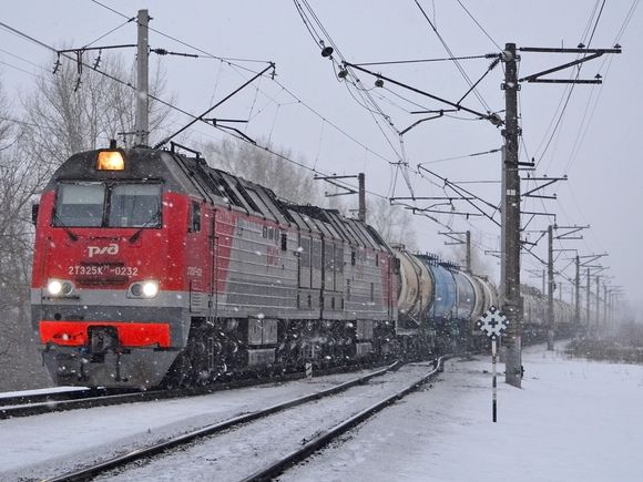 Почти 30 вагонов грузового поезда сошли с рельсов в Забайкальском крае