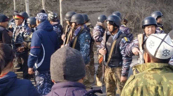 В парламенте Кыргызстана предлагают выдавать оружие гражданам приграничных районов