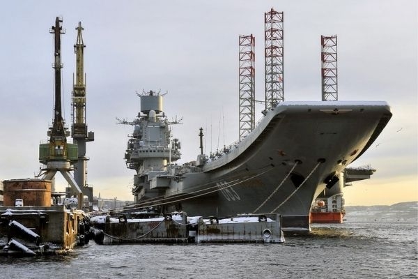 Германия отказалась обслуживать двигатели для российского флота