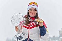 Лыжнице Наталье  Непряевой вручили Большой хрустальный глобус